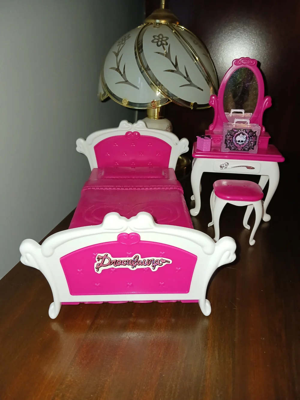 Draculaura Theme Monster High Doll Size Bedroom Playset With Vanity